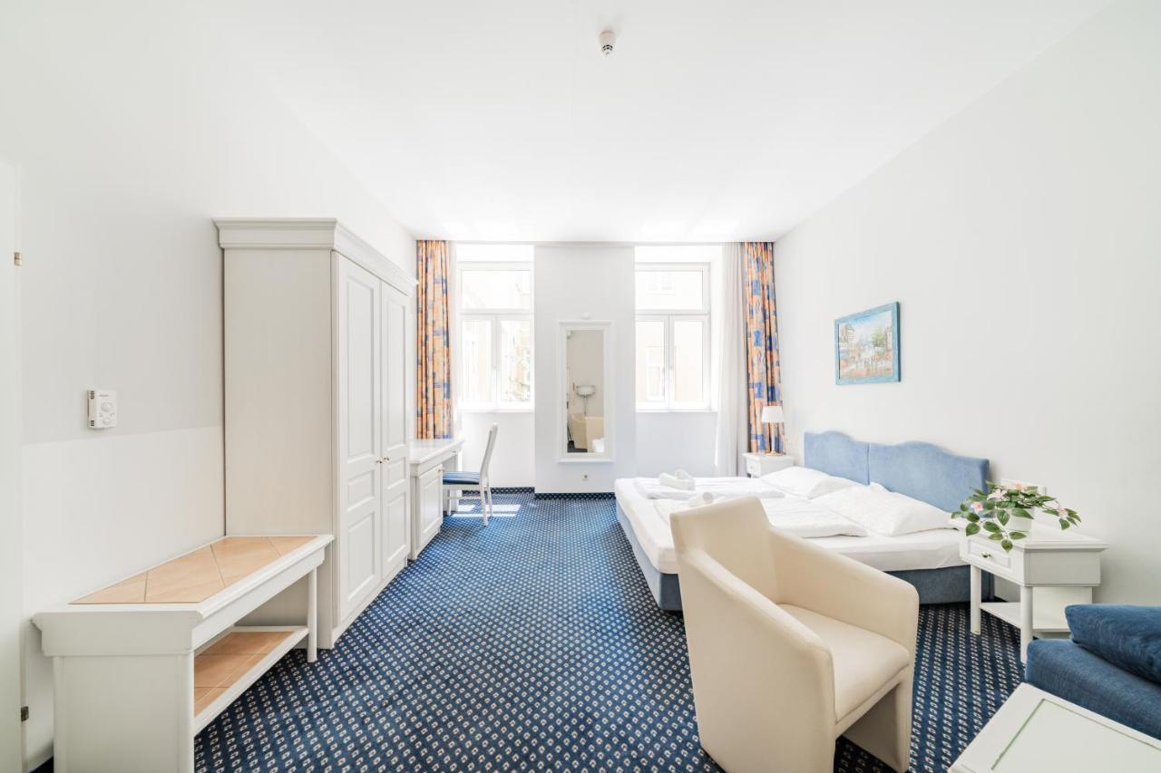 Self-Check-In Hotel Adlon Виена Екстериор снимка