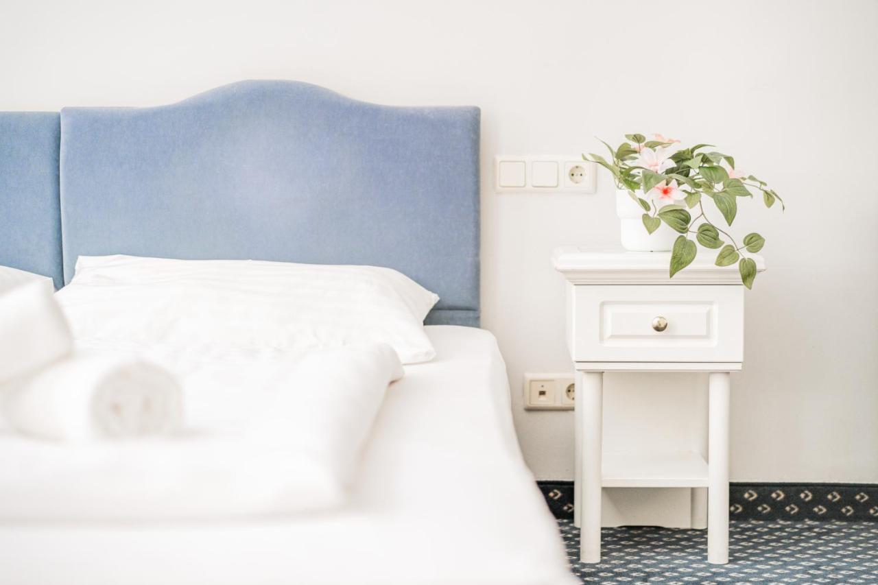 Self-Check-In Hotel Adlon Виена Екстериор снимка