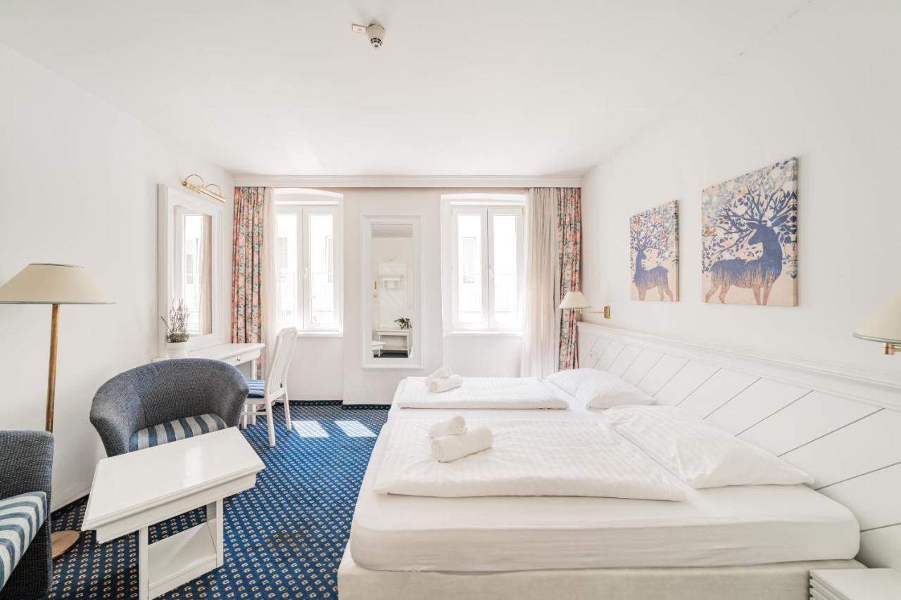 Self-Check-In Hotel Adlon Виена Екстериор снимка