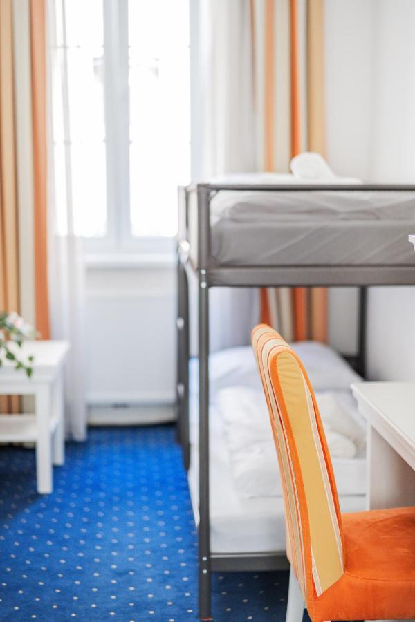 Self-Check-In Hotel Adlon Виена Екстериор снимка